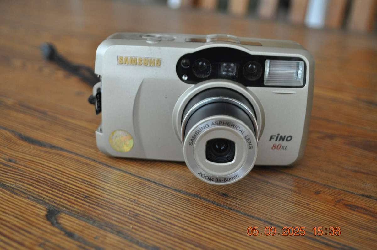 Samsung Fino80XL 35mm Film Camera With Zoom