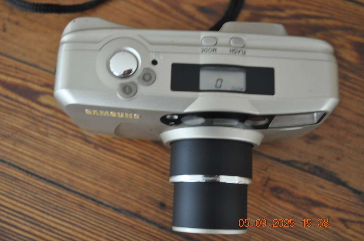 Samsung Fino80XL 35mm Film Camera With Zoom