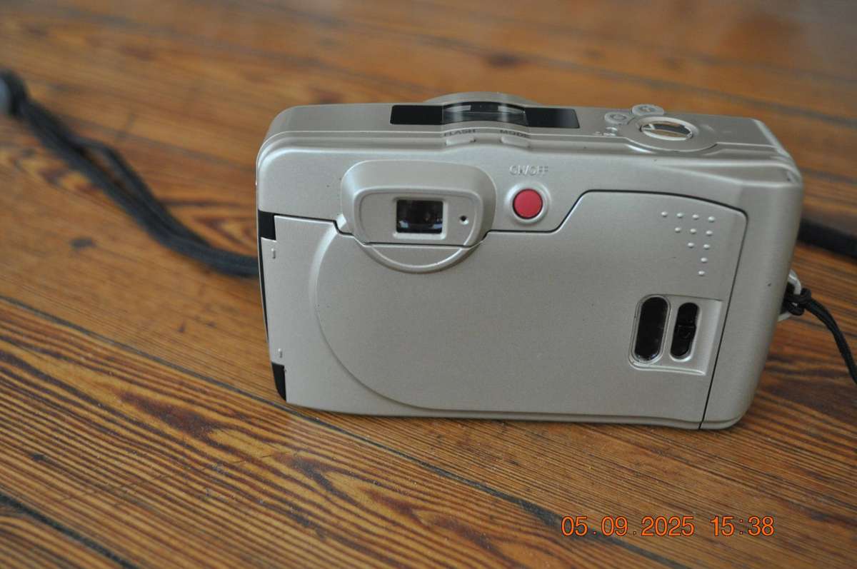 Samsung Fino80XL 35mm Film Camera With Zoom
