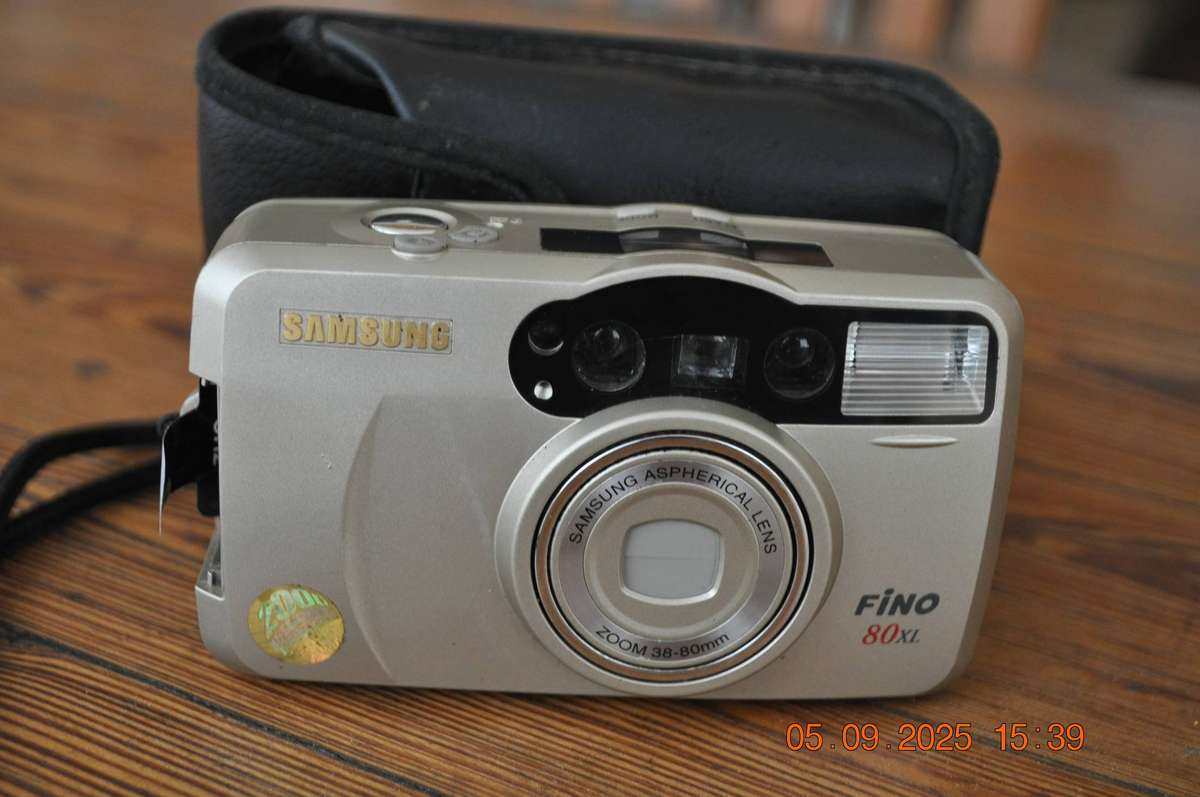Samsung Fino80XL 35mm Film Camera With Zoom