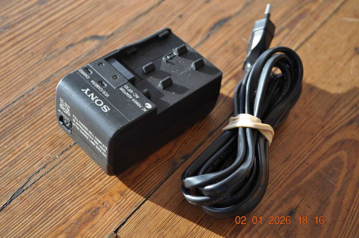 Original Sony AC-VF10 Camera Battery Charger