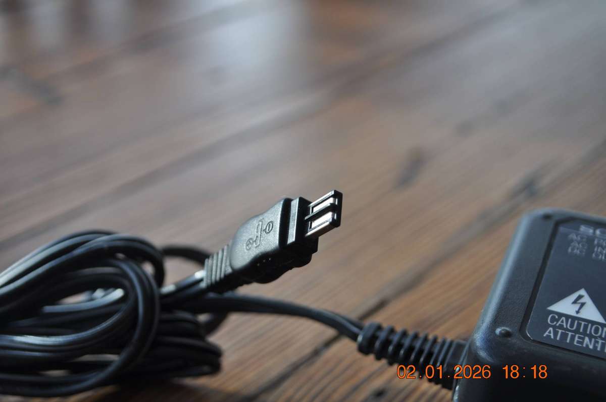 Original Sony AC-L10C Camera Battery Charger