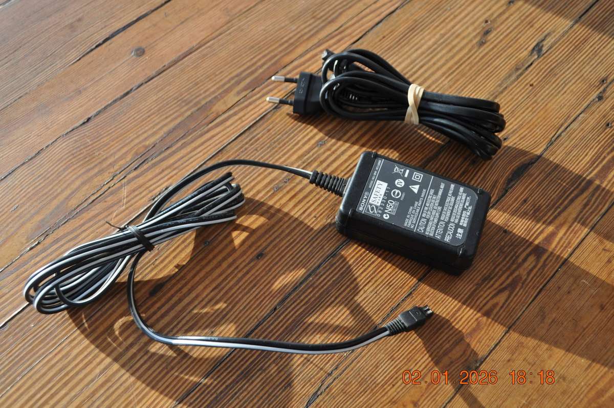 Original Sony AC-L200D Camera Battery Charger