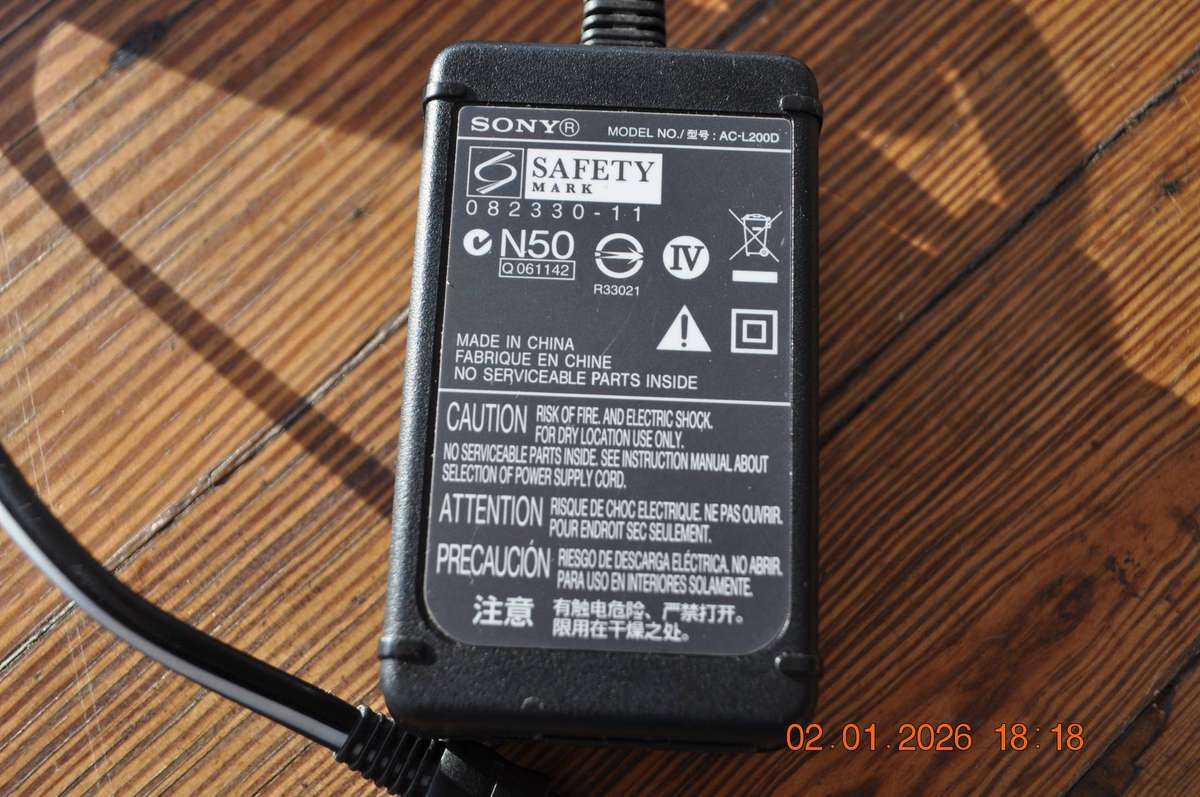Original Sony AC-L200D Camera Battery Charger