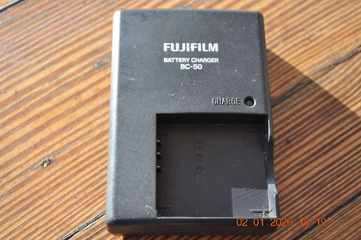 Original Fujifilm BC-50 Camera Battery Charger
