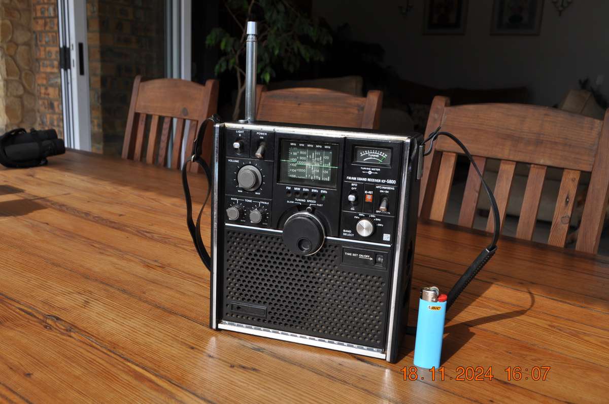 Vintage Sony ICF-5800H 5 Band Radio Sky Sensor Am Fm