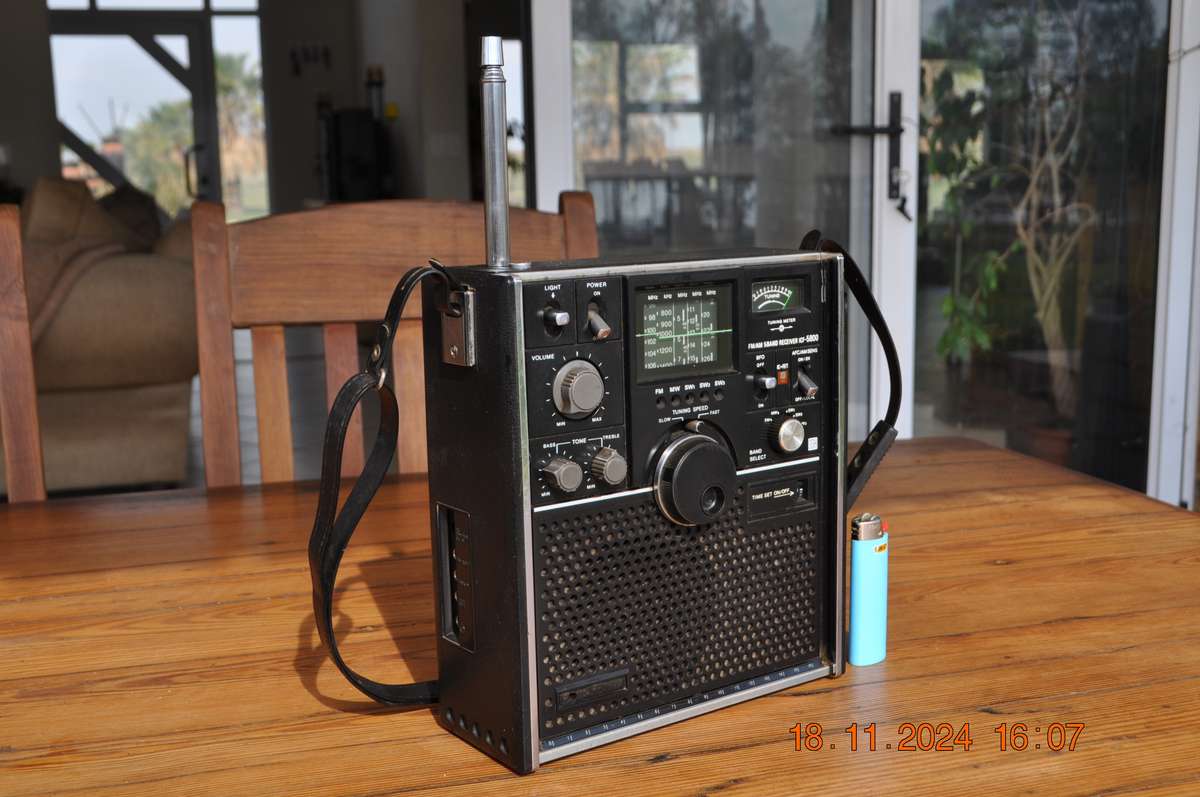 Vintage Sony ICF-5800H 5 Band Radio Sky Sensor Am Fm