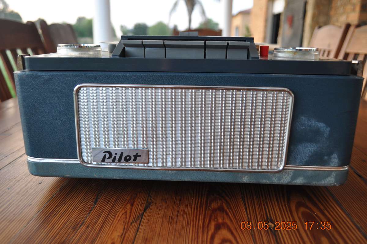 Vintage Pilot Reel to Reel Tape Recorder Player (working)