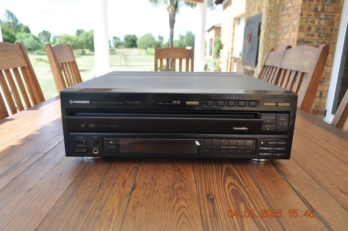 Vintage Pioneer CLD-M90 Laser Disc Player  5 Disc CD Changer (as is)