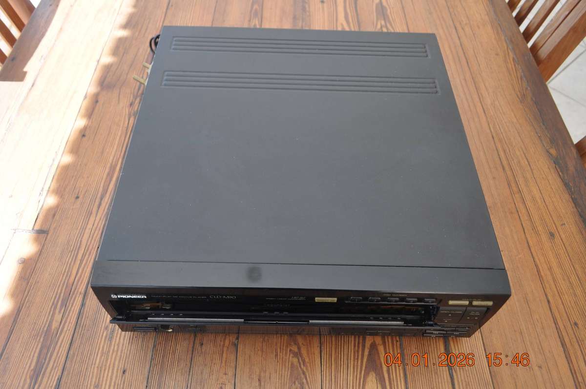 Vintage Pioneer CLD-M90 Laser Disc Player  5 Disc CD Changer (as is)