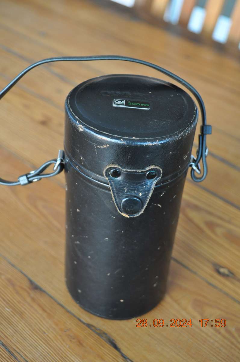 Olympus OM-System E.Zuiko Auto-T 200mm Lens