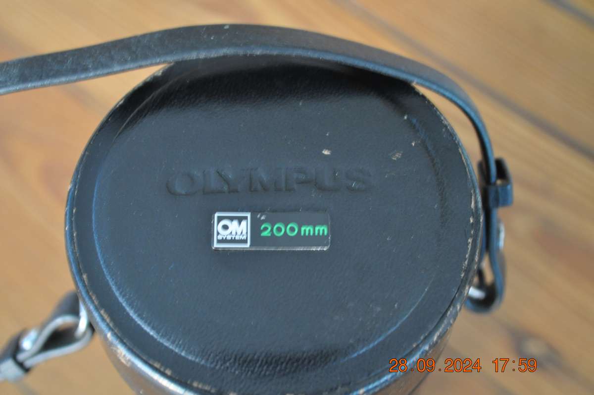 Olympus OM-System E.Zuiko Auto-T 200mm Lens