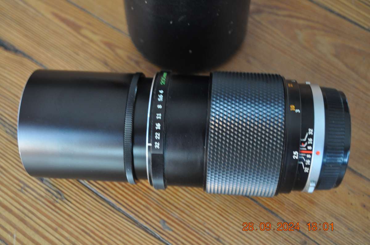 Olympus OM-System E.Zuiko Auto-T 200mm Lens