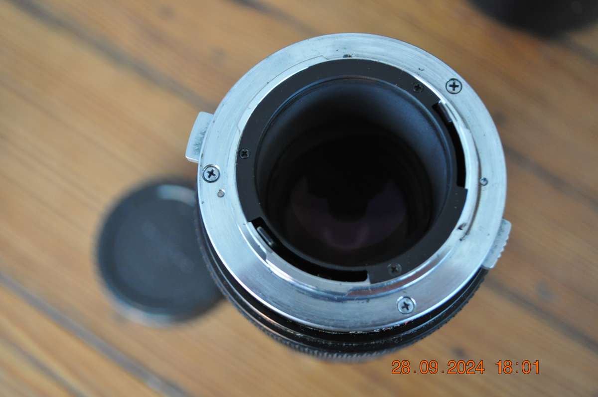 Olympus OM-System E.Zuiko Auto-T 200mm Lens