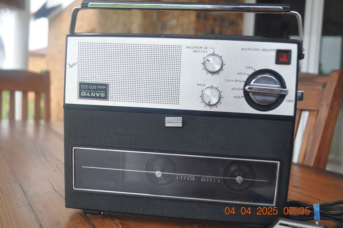 Vintage Sanyo Portable Reel to Reel Player (as is)