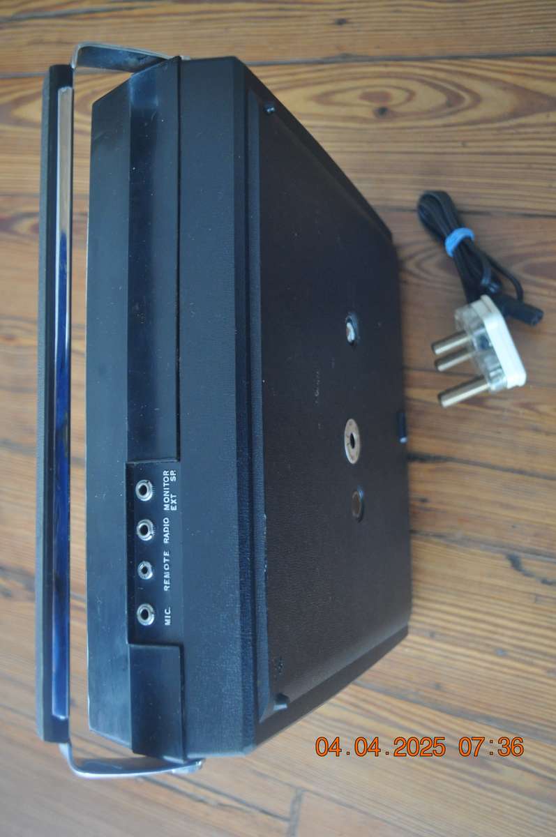 Vintage Sanyo Portable Reel to Reel Player (as is)