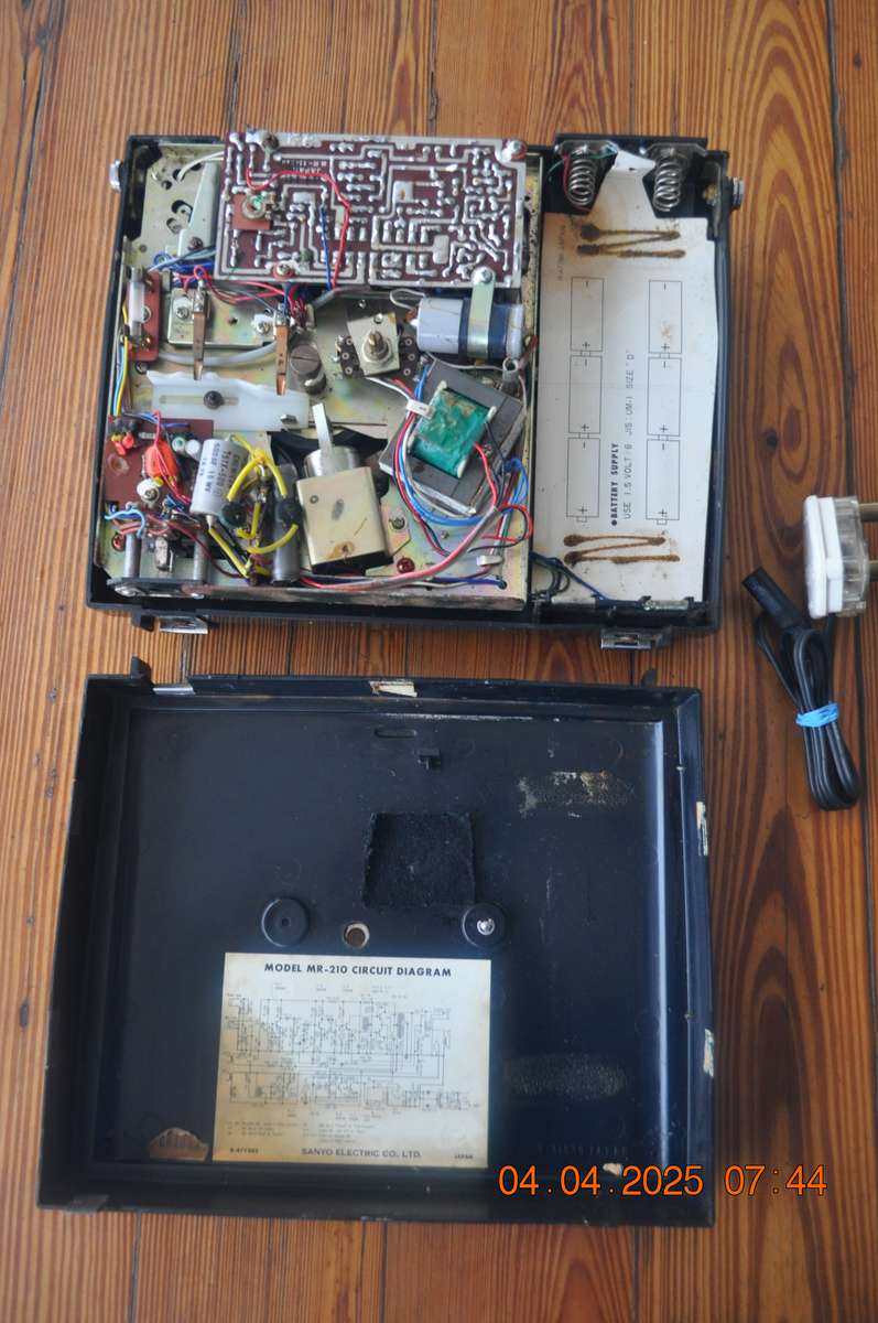 Vintage Sanyo Portable Reel to Reel Player (as is)