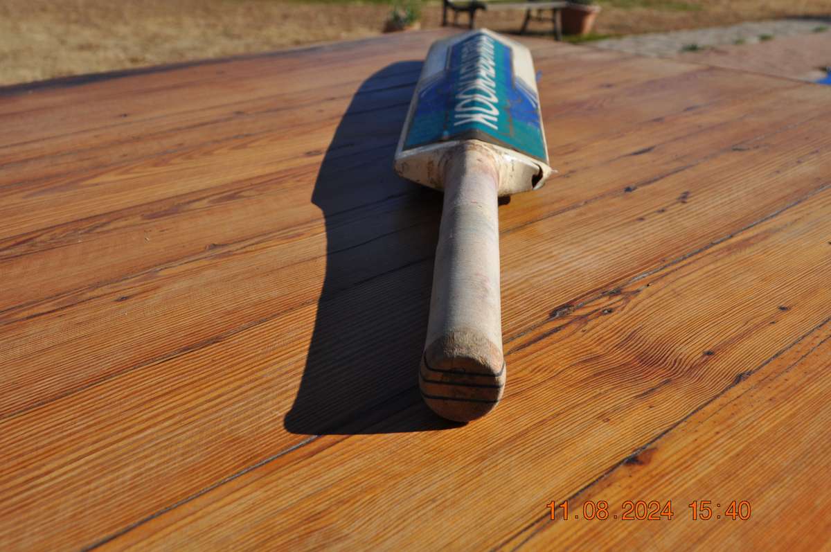 Vintage Kookaburra Goldcrown Super Cover Cricket Bat