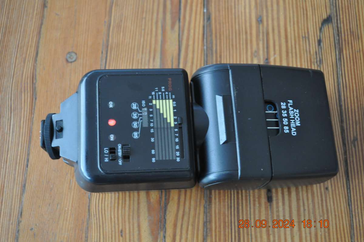 Cosmos Auto Focus 35 AFC Camera Flash