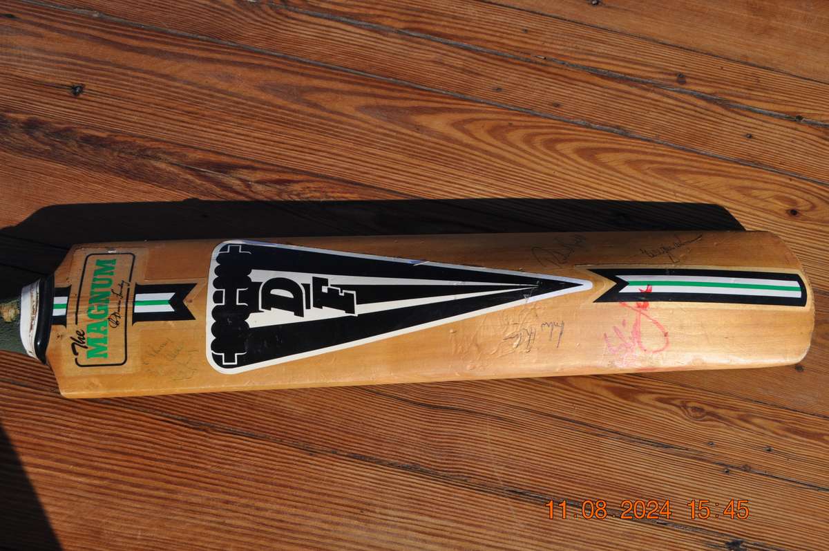 Vintage Duncan Fearnley Magnum Colt Cricket Bat
