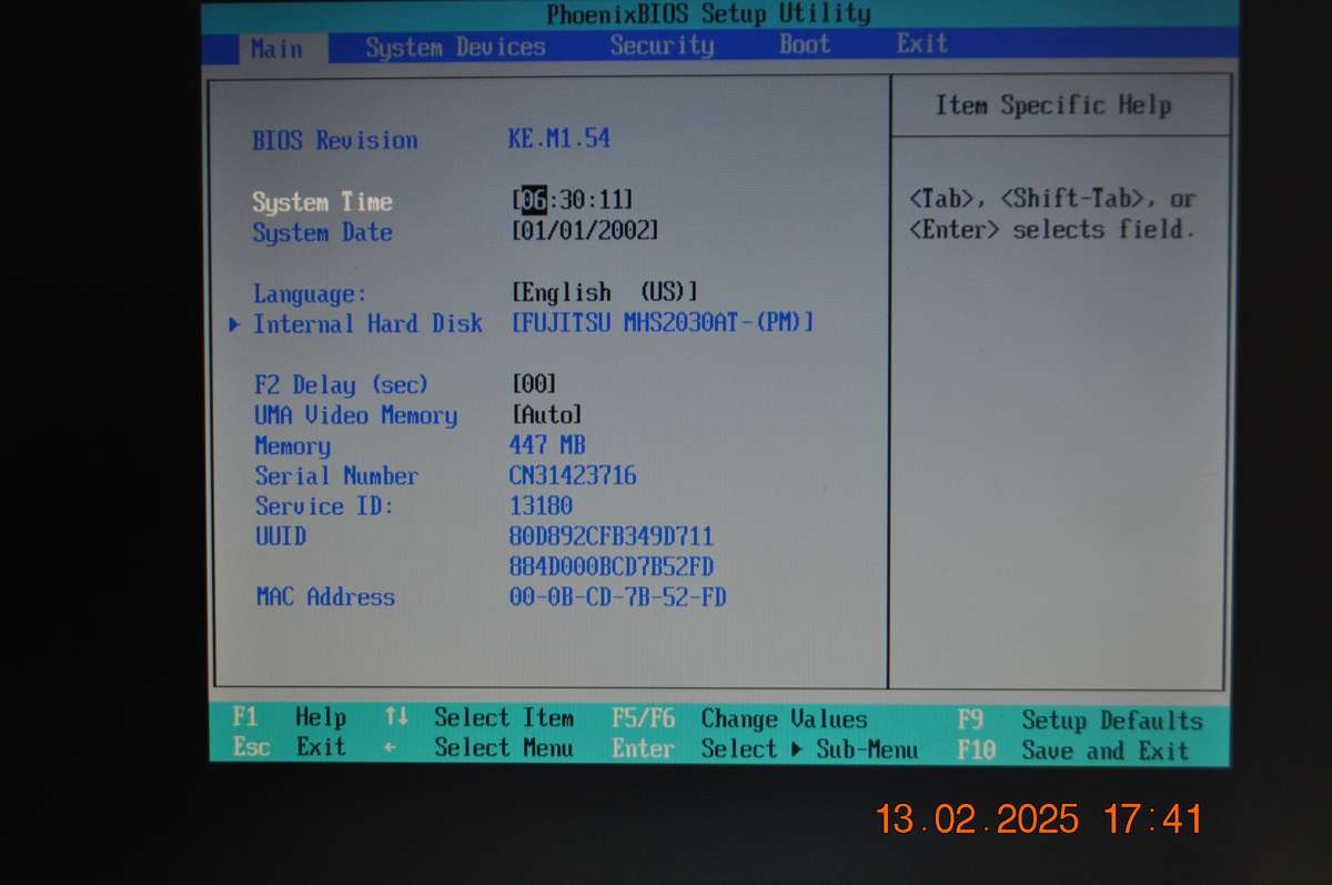 Retro Pentium 4 Compaq Laptop