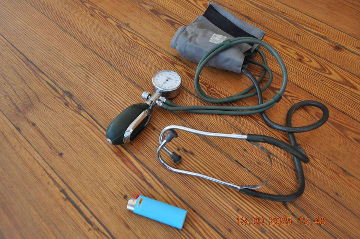 Vintage Blood Pressure Gauge With Stethoscope