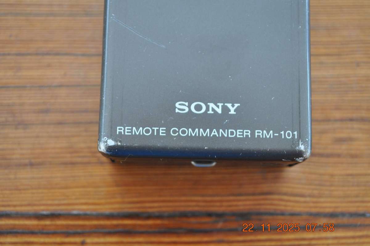 Original Sony CD Player Remote Commander RM-101 (very rare)