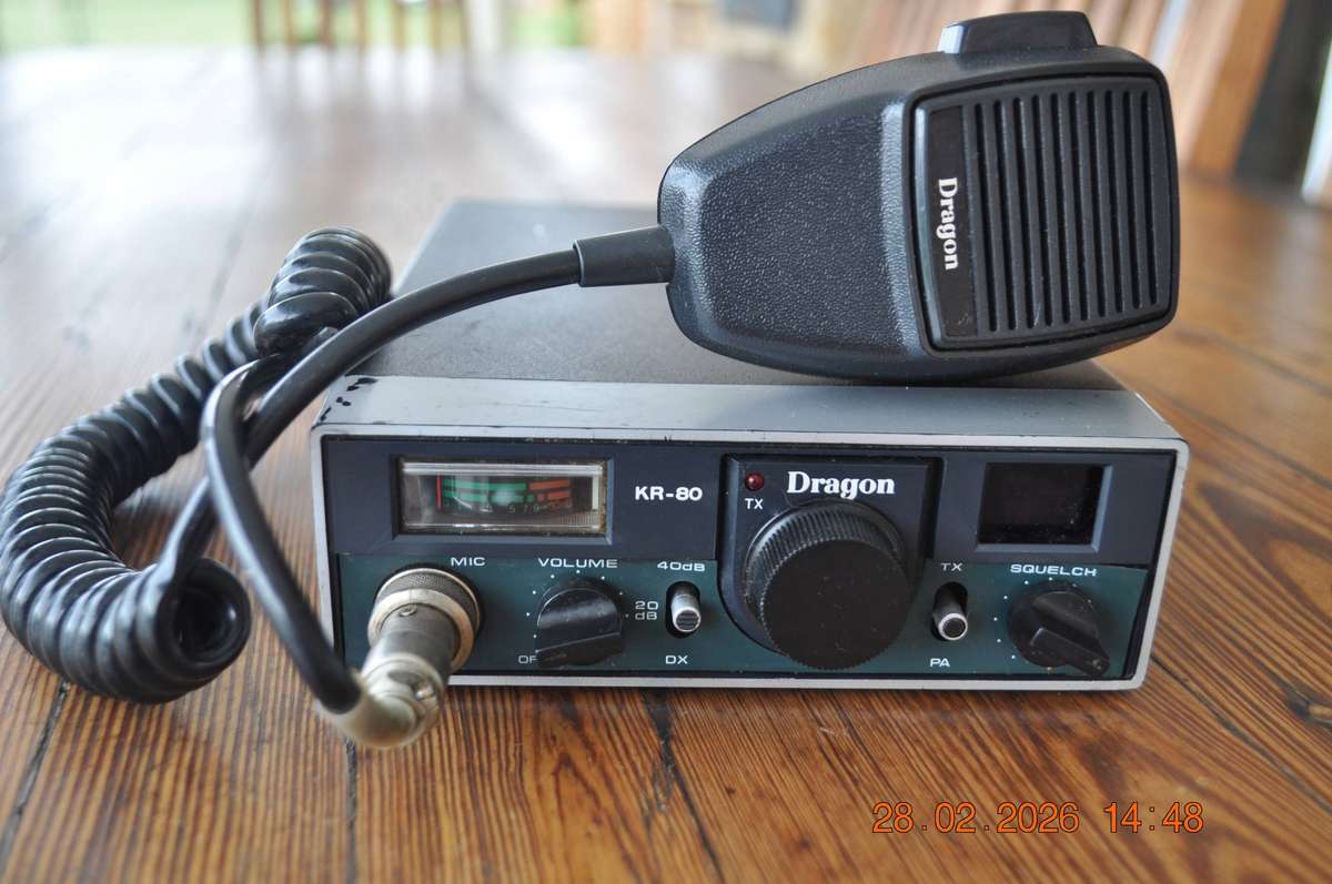 Vintage 1980s Dragon KR-80 2 Way Radio (not tested)