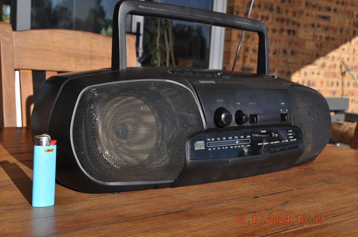 Vintage Sanyo Boom Box Radio CD Player (please read)