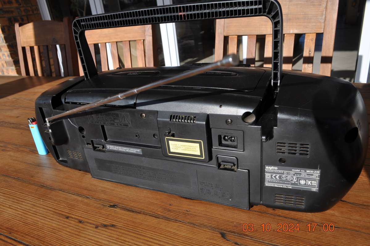 Vintage Sanyo Boom Box Radio CD Player (please read)