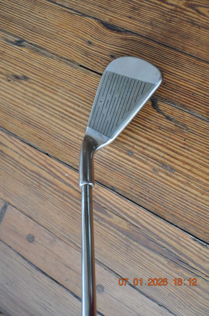 GT 7 Iron Hinged Training Aid Golf Club