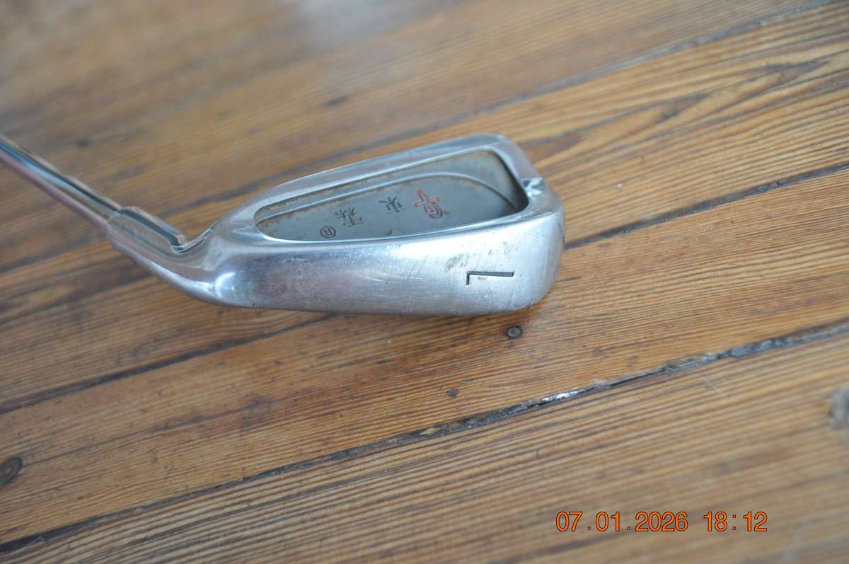 GT 7 Iron Hinged Training Aid Golf Club