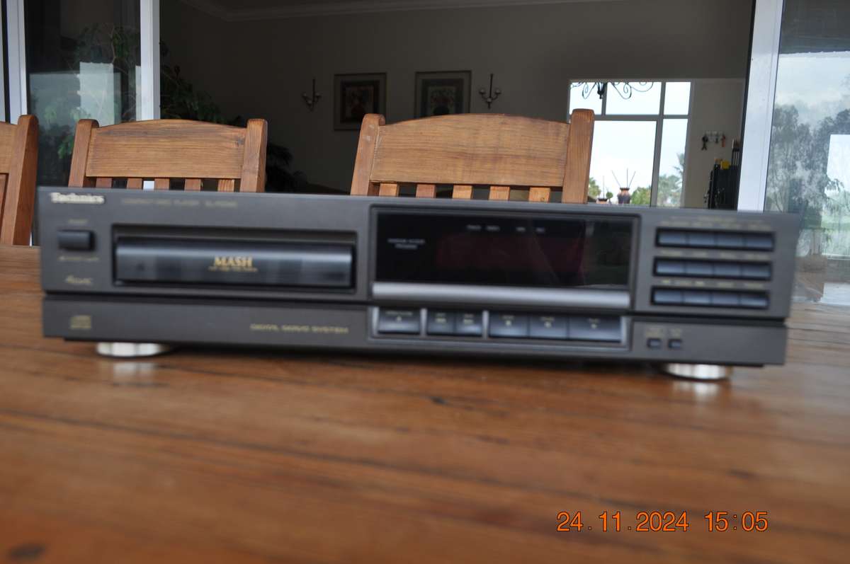 Technics SL-PG340 CD Player
