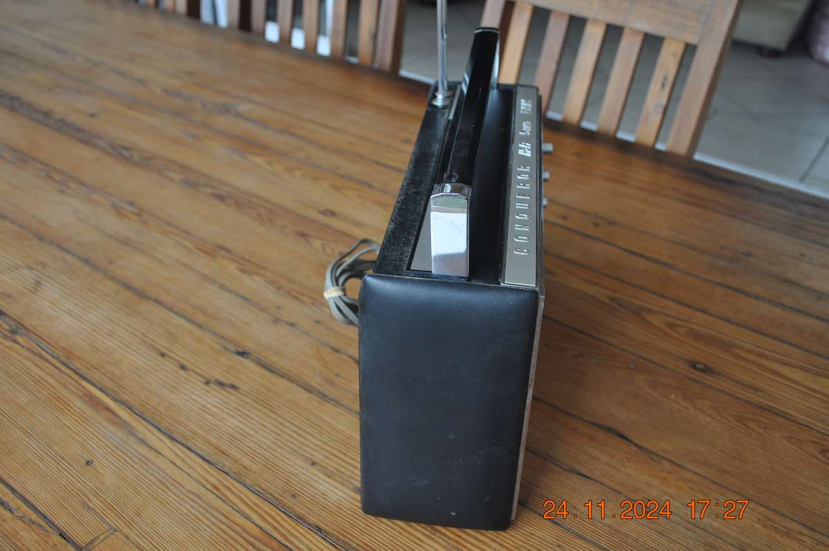 Vintage 1960s Supersonic Conqueror 5 Band Radio