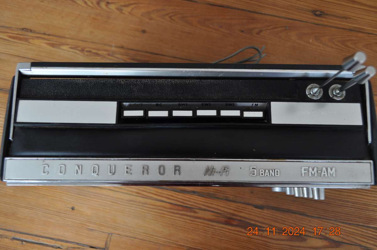 Vintage 1960s Supersonic Conqueror 5 Band Radio