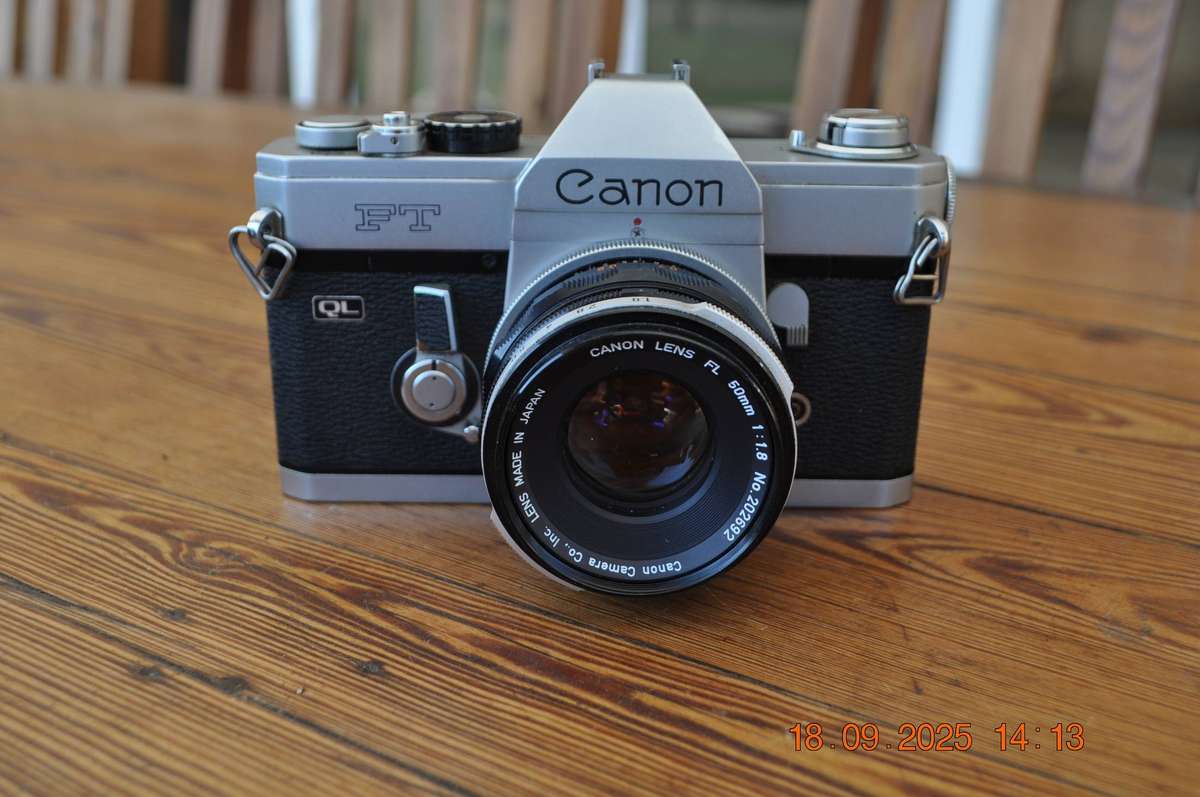 Canon FT QL SLR 35mm Film Camera Canon 50mm Lens