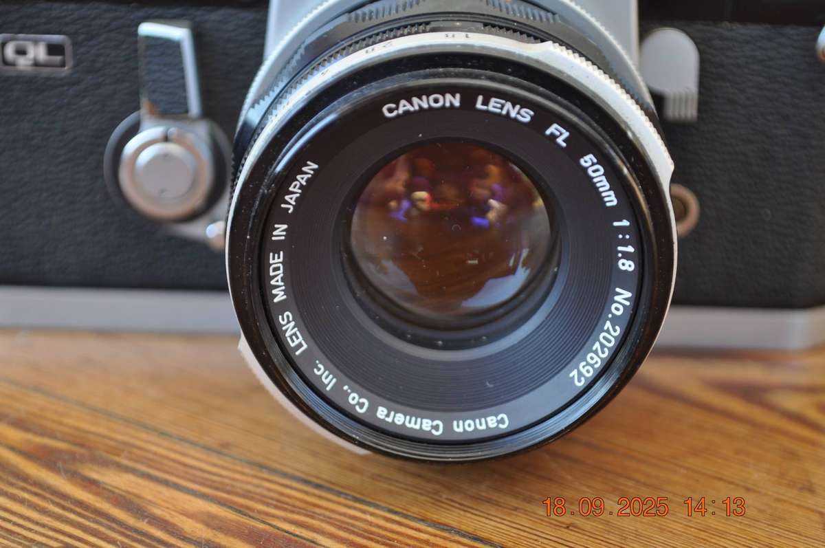 Canon FT QL SLR 35mm Film Camera Canon 50mm Lens