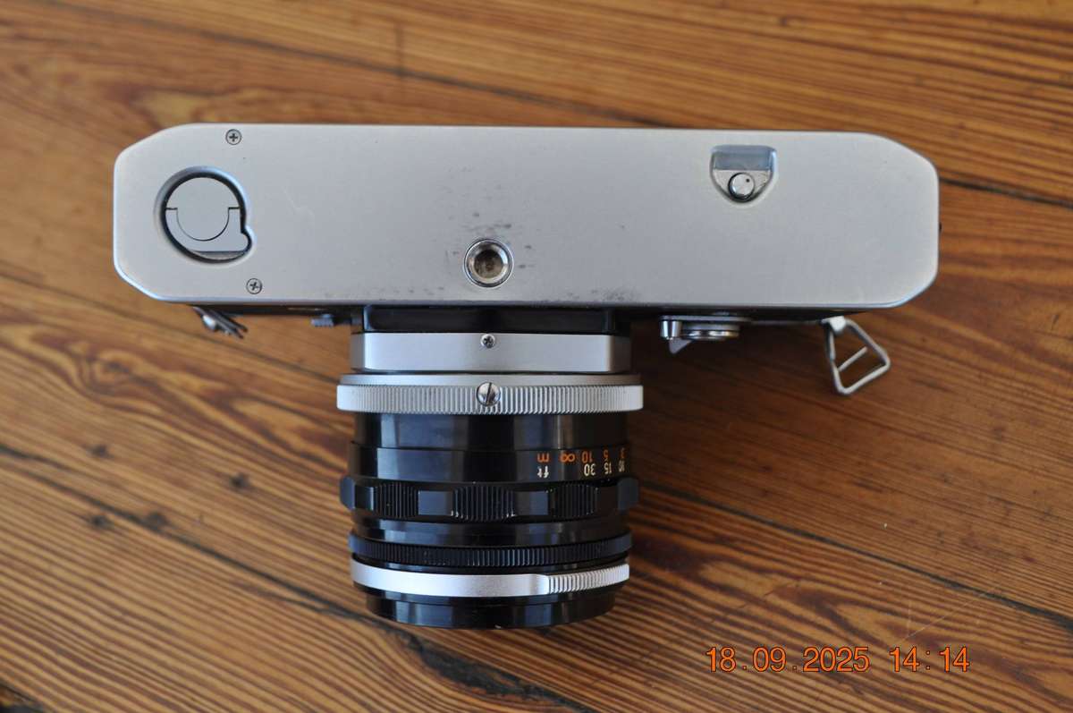 Canon FT QL SLR 35mm Film Camera Canon 50mm Lens