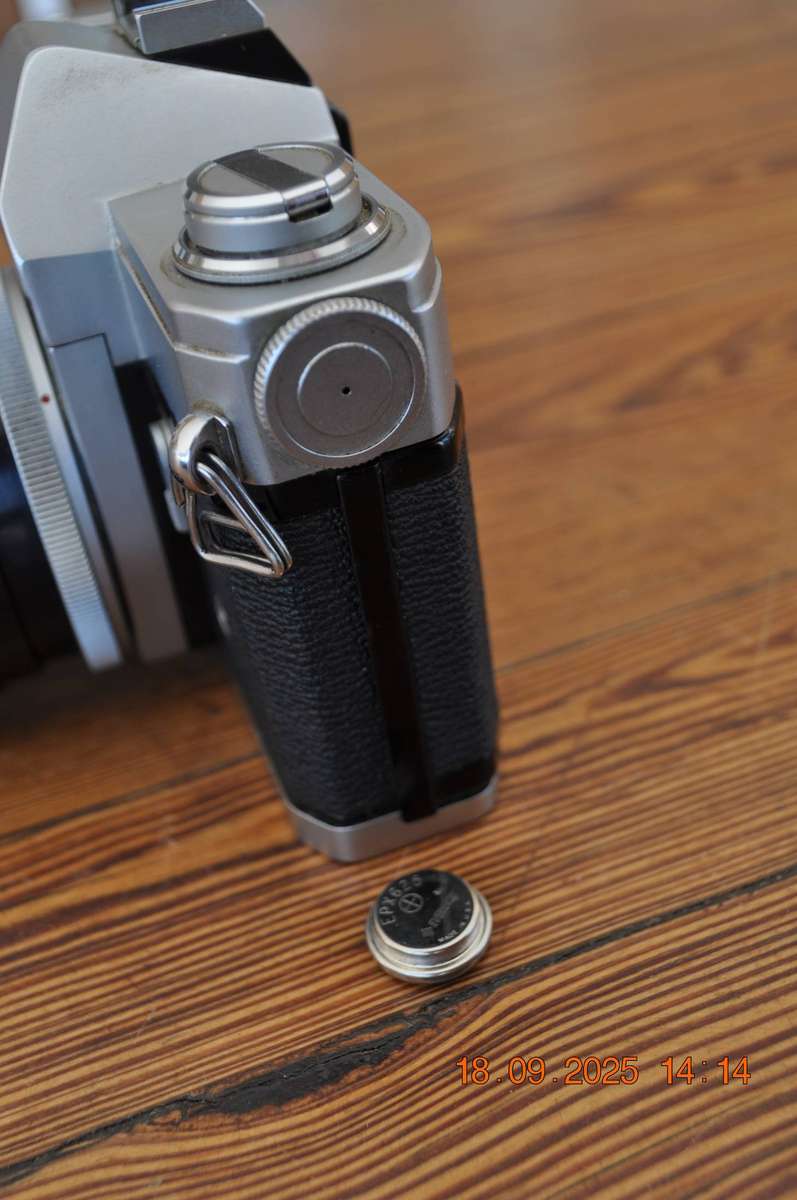 Canon FT QL SLR 35mm Film Camera Canon 50mm Lens