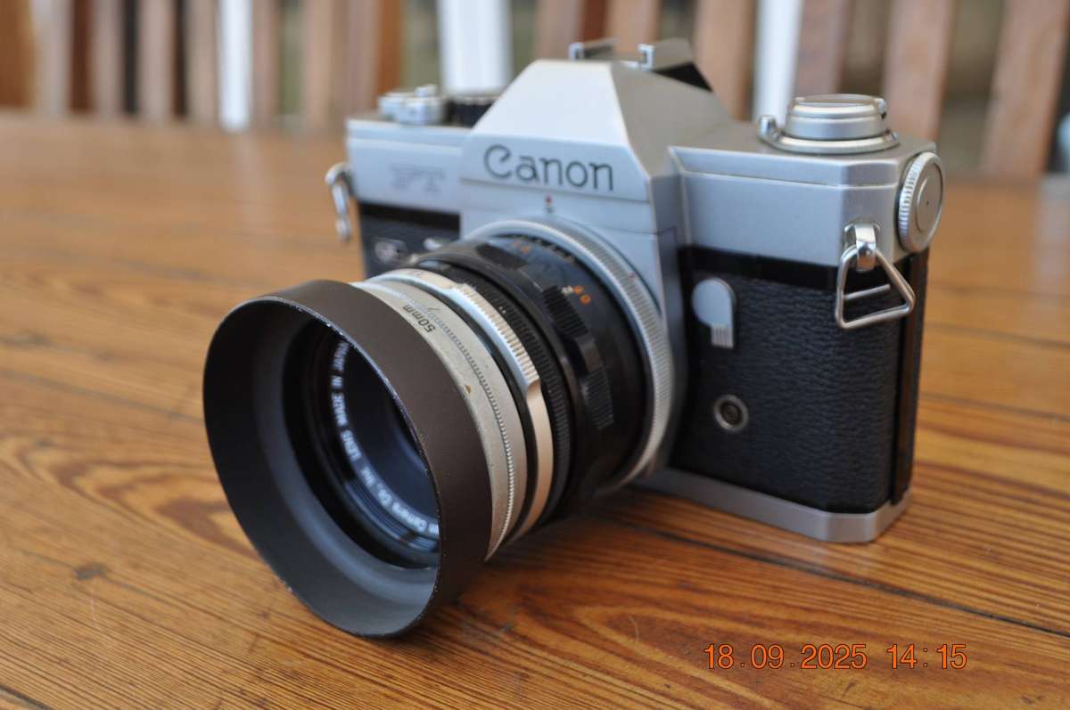 Canon FT QL SLR 35mm Film Camera Canon 50mm Lens