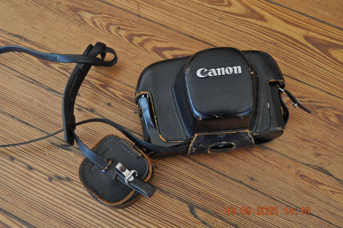 Canon FT QL SLR 35mm Film Camera Canon 50mm Lens