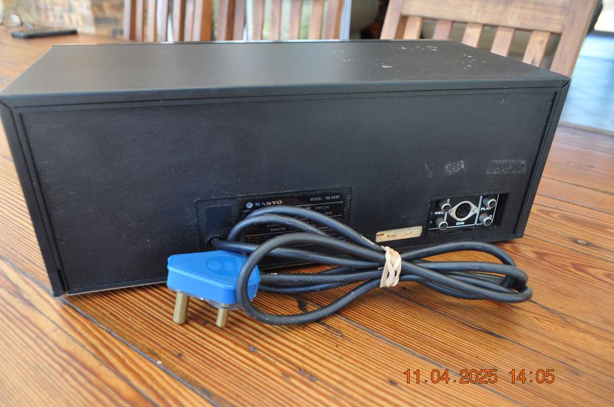 Vintage Sanyo Cassette Deck Player (working)