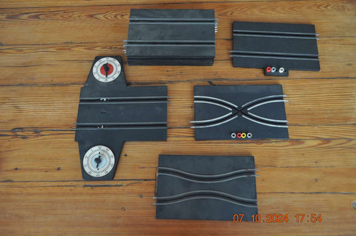 Scalextric Grand Prix Road Racing Set (incomplete)