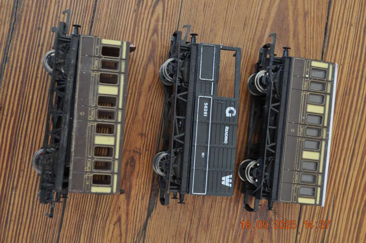 Great Western Hornby Toy Train With Coaches