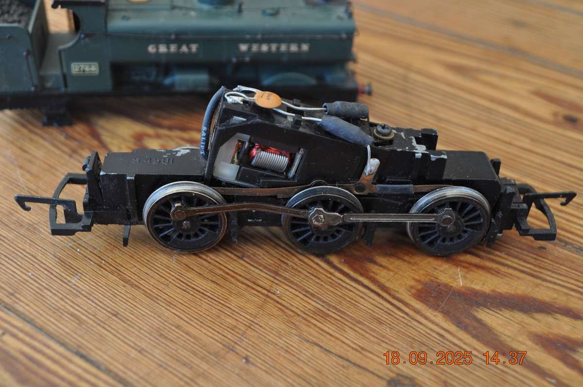 Great Western Hornby Toy Train With Coaches