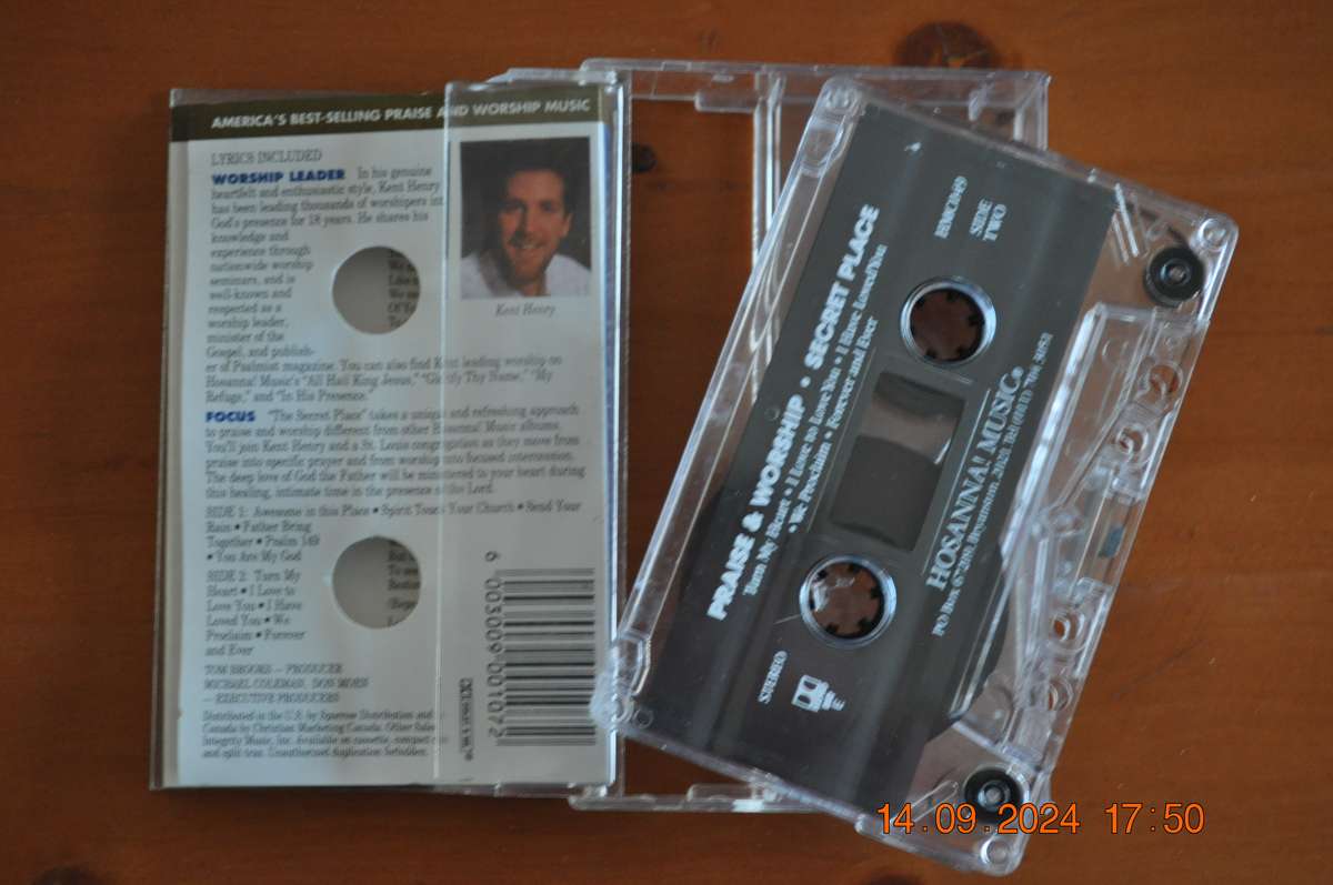Praise & Worship - The Secret Place (Cassette)