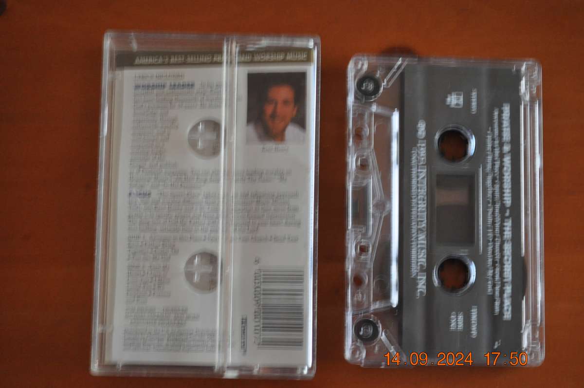 Praise & Worship - The Secret Place (Cassette)