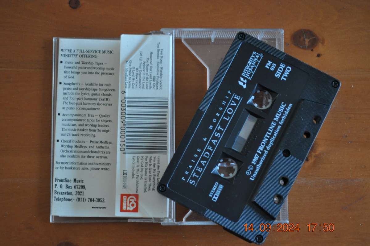 Praise & Worship - Steadfast Love (Cassette)