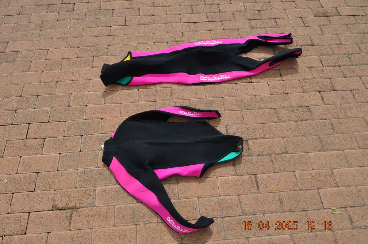 Lady Reef 2 Piece Wetsuit 5mm Size Medium