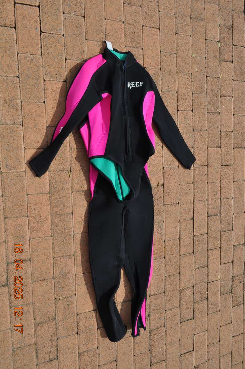 Lady Reef 2 Piece Wetsuit 5mm Size Medium